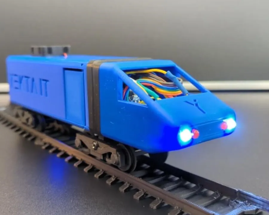 Der Demonstrator YekTrain, ein Modellzug mit MVB und CANopen