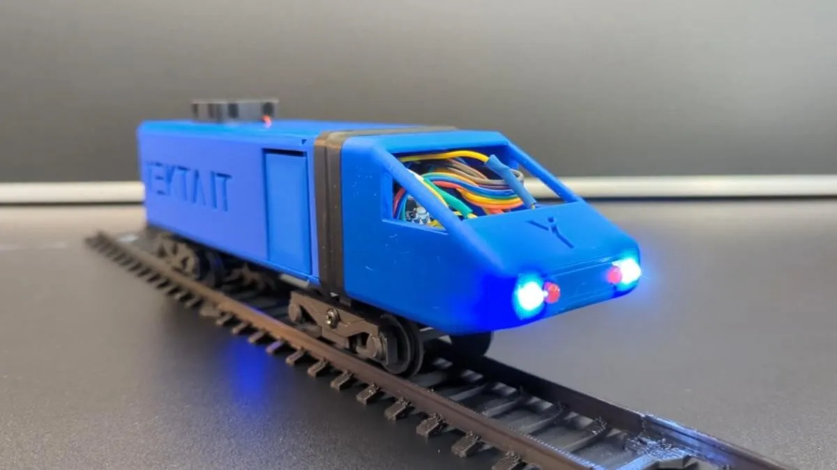Der Demonstrator YekTrain, ein Modellzug mit MVB und CANopen